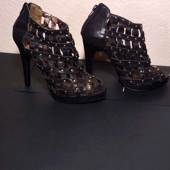 N.Y.L.A Black Leather Platform Heels 6.5 - Picture 3 of 4
